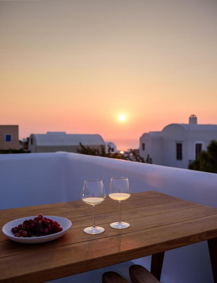 Oia Treasures Art Suites Dış mekan fotoğraf